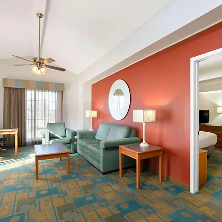La Quinta Inn By Wyndham Phoenix Sky Harbor Airport-3